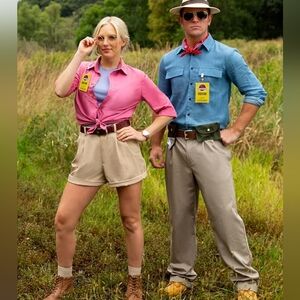 Jurassic Park’s Dr. Grant and Ellie Sattler.